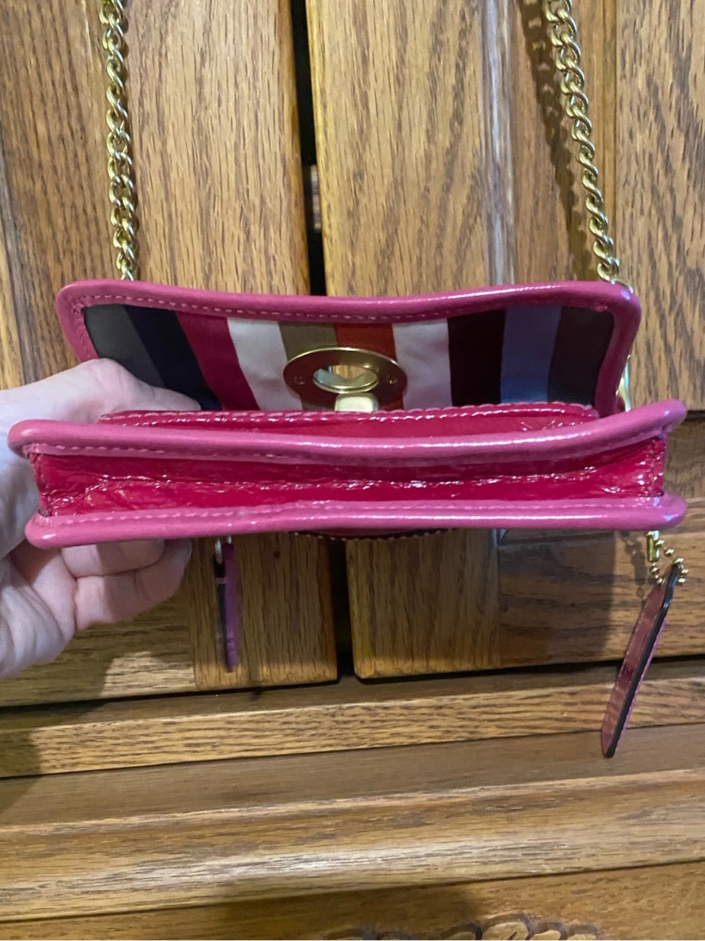 Coach Legacy turnlock pink & red patent leather mini crossbody bag w/ Gold Chain - Picture 9 of 11